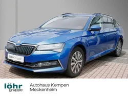 Raceblau metallic met. Gebraucht 2022 Skoda Superb Ambition Kombi | 25.650 € (Fairer Preis)
