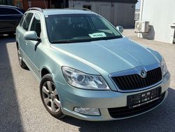 Grün Gebraucht 2009 Skoda Octavia Elegance Kombi | 2.750 €