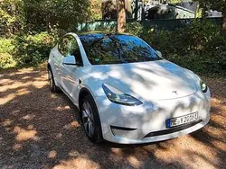Weiß Gebraucht 2022 Tesla Model Y SUV | 33.100 € (Guter Preis)