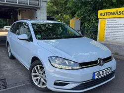 Weiß Gebraucht 2018 VW Golf VII Comfortline Kombi | 8.999 € (Superpreis)
