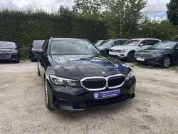 Saphirschwarz Gebraucht 2020 BMW 320 Advantage Kombi | 25.899 € (Guter Preis)