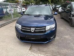 Blau Gebraucht 2016 Dacia Sandero Lauréate Kleinwagen | 4.999 € (Guter Preis)