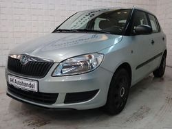Blau Gebraucht 2011 Skoda Fabia Classic Kleinwagen | 5.790 € (Fairer Preis)