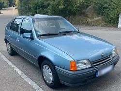 Blau Gebraucht 1990 Opel Kadett Limousine | 6.500 €