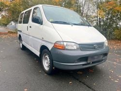 Weiß Gebraucht 2002 Toyota HiAce Van | 4.900 € (Fairer Preis)
