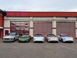 Beige Neu 2025 Porsche Taycan Limousine | 45.950 €