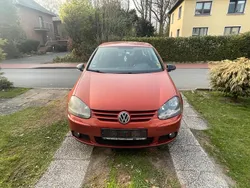 Orange Gebraucht 2006 VW Golf V Kleinwagen | 1.400 €