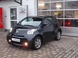 Schwarz metallic Gebraucht 2010 Toyota iQ Kleinwagen | 7.890 € (Fairer Preis)