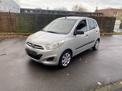 Silber Gebraucht 2011 Hyundai i10 Kleinwagen | 2.100 € (Fairer Preis)