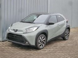 Urban khaki metallic / night s Neu 2025 Toyota Aygo Kleinwagen | 15.490 €