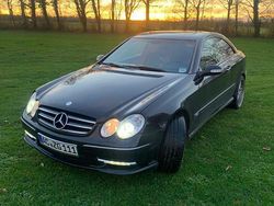 Schwarz Gebraucht 2006 Mercedes CLK350 Coupé | 8.900 € (Etwas zu teuer)