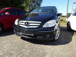 Kosmosschwarz metalliclack Gebraucht 2007 Mercedes B150 Van / Kleinbus | 2.890 €