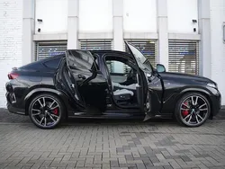 Schwarz Gebraucht 2024 BMW X6 M Sport SUV | 91.500 € (Fairer Preis)