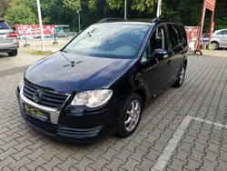 Schwarz Gebraucht 2009 VW Touran Trendline Van / Kleinbus | 2.800 € (Fairer Preis)