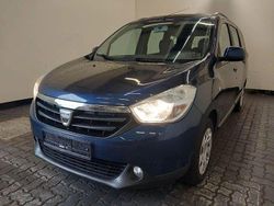 Blau Gebraucht 2017 Dacia Lodgy Lauréate Van / Kleinbus | 8.888 € (Etwas zu teuer)