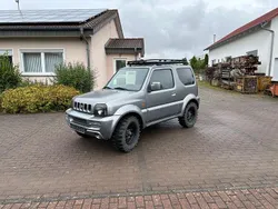 Grau Gebraucht 2010 Suzuki Jimny SUV | 9.500 € (Teuer)