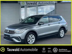 Silber (pyrit silber metallic) Gebraucht 2023 VW Tiguan Allspace Life SUV | 35.750 € (Guter Preis)