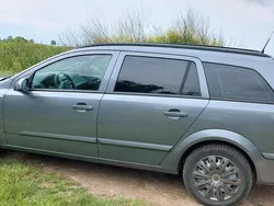 Silber Gebraucht 2004 Opel Astra Kombi | 1.100 € (Guter Preis)