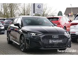Mythosschwarz metallic Gebraucht 2023 Audi A3 Sportback S-Line Limousine | 39.490 € (Teuer)