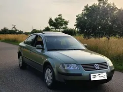 Schwarz Gebraucht 2002 VW Passat Executive Limousine | 2.450 € (Teuer)