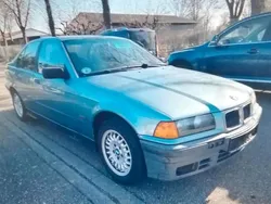 Grün Gebraucht 1995 BMW 318 Limousine | 1.350 €