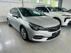 Weiß Gebraucht 2020 Opel Astra Business Limousine | 7.735 € (Fairer Preis)