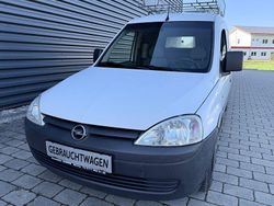 Weiß Gebraucht 2004 Opel Combo Van / Kleinbus | 3.490 € (Etwas zu teuer)