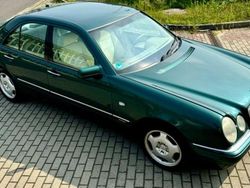 Gebraucht 1998 Mercedes E240 Elegance Limousine | 1.300 €