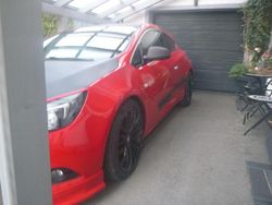 Rot Gebraucht 2012 Opel Astra GTC Coupé | 6.899 €