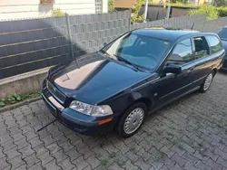 Blau Gebraucht 2002 Volvo V40 Kombi | 500 €