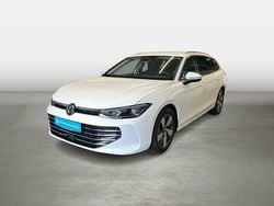 Pure white Gebraucht 2025 VW Passat Elegance Kombi | 36.950 € (Superpreis)