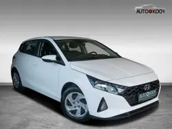 Weiß Gebraucht 2021 Hyundai i20 Trend Kleinwagen | 17.949 € (Etwas zu teuer)