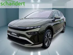 Olibogrün metallic (grün) metallic Gebraucht 2025 Skoda Enyaq iV Loft SUV | 41.440 € (Guter Preis)