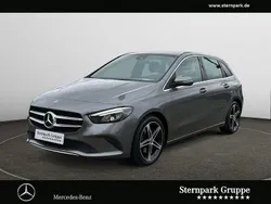 Grau Gebraucht 2019 Mercedes B220 Progressive Van / Kleinbus | 28.890 € (Teuer)