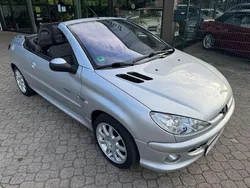 Silber Gebraucht 2004 Peugeot 206 CC Quiksilver Cabrio | 2.650 € (Fairer Preis)