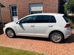Weiß Gebraucht 2014 VW Golf VII Cup Kleinwagen | 8.500 € (Guter Preis)
