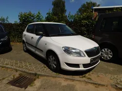 Weiß Gebraucht 2011 Skoda Fabia Special Limousine | 1.350 € (Guter Preis)