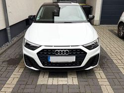 Weiß Gebraucht 2021 Audi A1 Sportback S-Line Kleinwagen | 18.950 € (Fairer Preis)