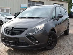 Grau Gebraucht 2012 Opel Zafira Tourer Edition Van / Kleinbus | 5.499 € (Fairer Preis)