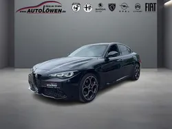Nero vulcano metallic Gebraucht 2023 Alfa Romeo Giulia Competizione Limousine | 40.100 € (Fairer Preis)
