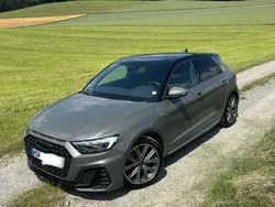 Grau Gebraucht 2023 Audi A1 Sportback S-Line Kleinwagen | 32.799 € (Fairer Preis)