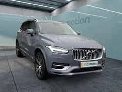 Grau Gebraucht 2022 Volvo XC90 Plus SUV | 57.140 € (Etwas zu teuer)
