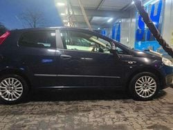 Blau Gebraucht 2009 Fiat Punto Active Limousine | 2.199 € (Etwas zu teuer)
