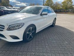 Weiß Gebraucht 2018 Mercedes C220 Limousine | 25.900 € (Guter Preis)