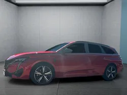 Rot Neu 2025 Peugeot 308 GTi Kombi | 39.899 €