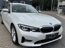 Weiß Gebraucht 2019 BMW 320 Advantage Limousine | 22.999 € (Guter Preis)