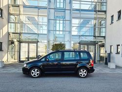 Schwarz Gebraucht 2006 VW Touran Trendline Van / Kleinbus | 2.800 € (Fairer Preis)