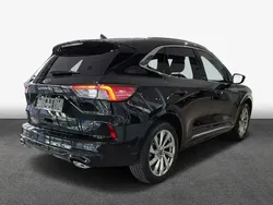 Agate black metallic Gebraucht 2024 Ford Kuga Vignale SUV | 30.950 € (Superpreis)