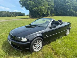 Schwarz Gebraucht 2001 BMW 320 Cabriolet Cabrio | 7.890 € (Fairer Preis)