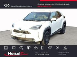 Schneeweiß Gebraucht 2022 Toyota Yaris Hybrid Team | 22.990 € (Fairer Preis)